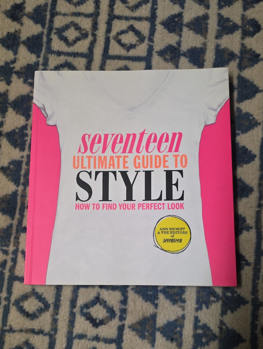 5/25$ Seventeen Ultimate Guide to Style - White & Hot Pink Cover